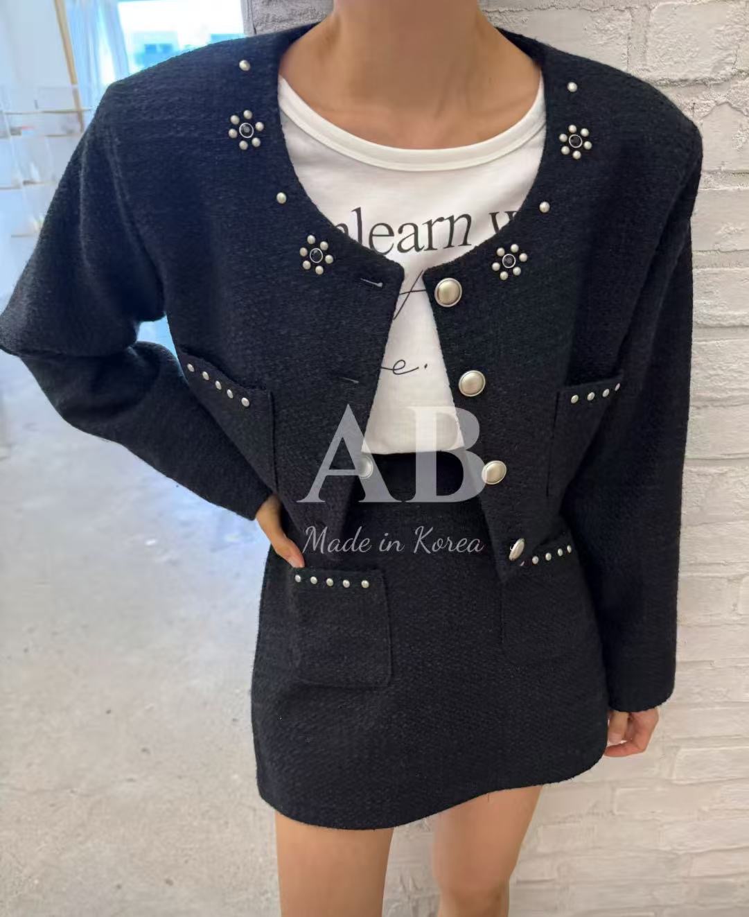 ＡＢ家圓領小香風休閒釘珠套裝（黑/白）