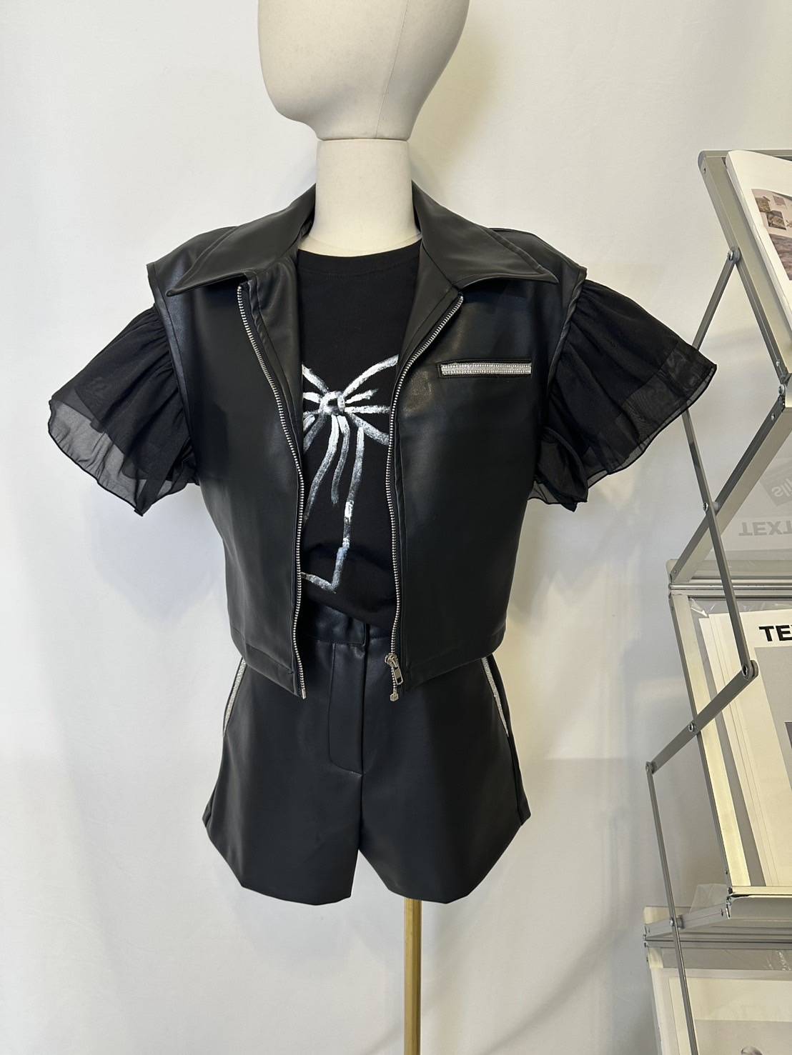 個性水鑽拉鍊翻領短褲套裝