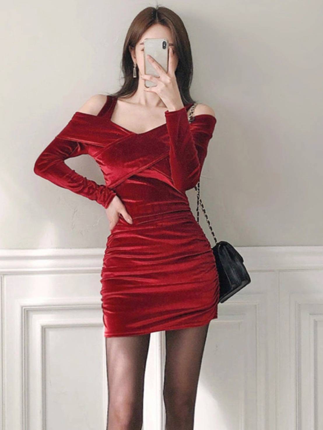 絲絨露肩顯瘦抓皺洋裝