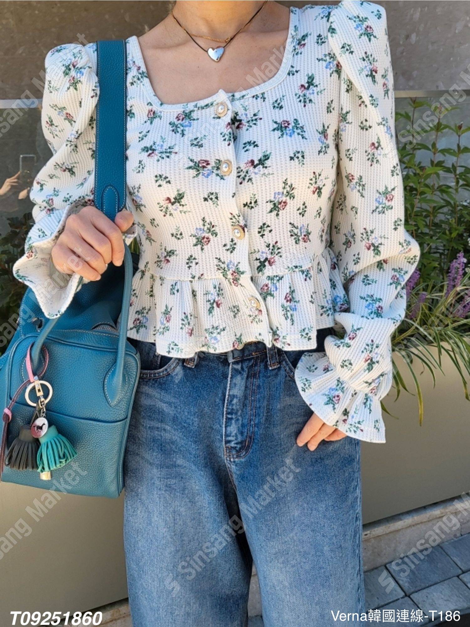 方領碎花荷葉袖上衣