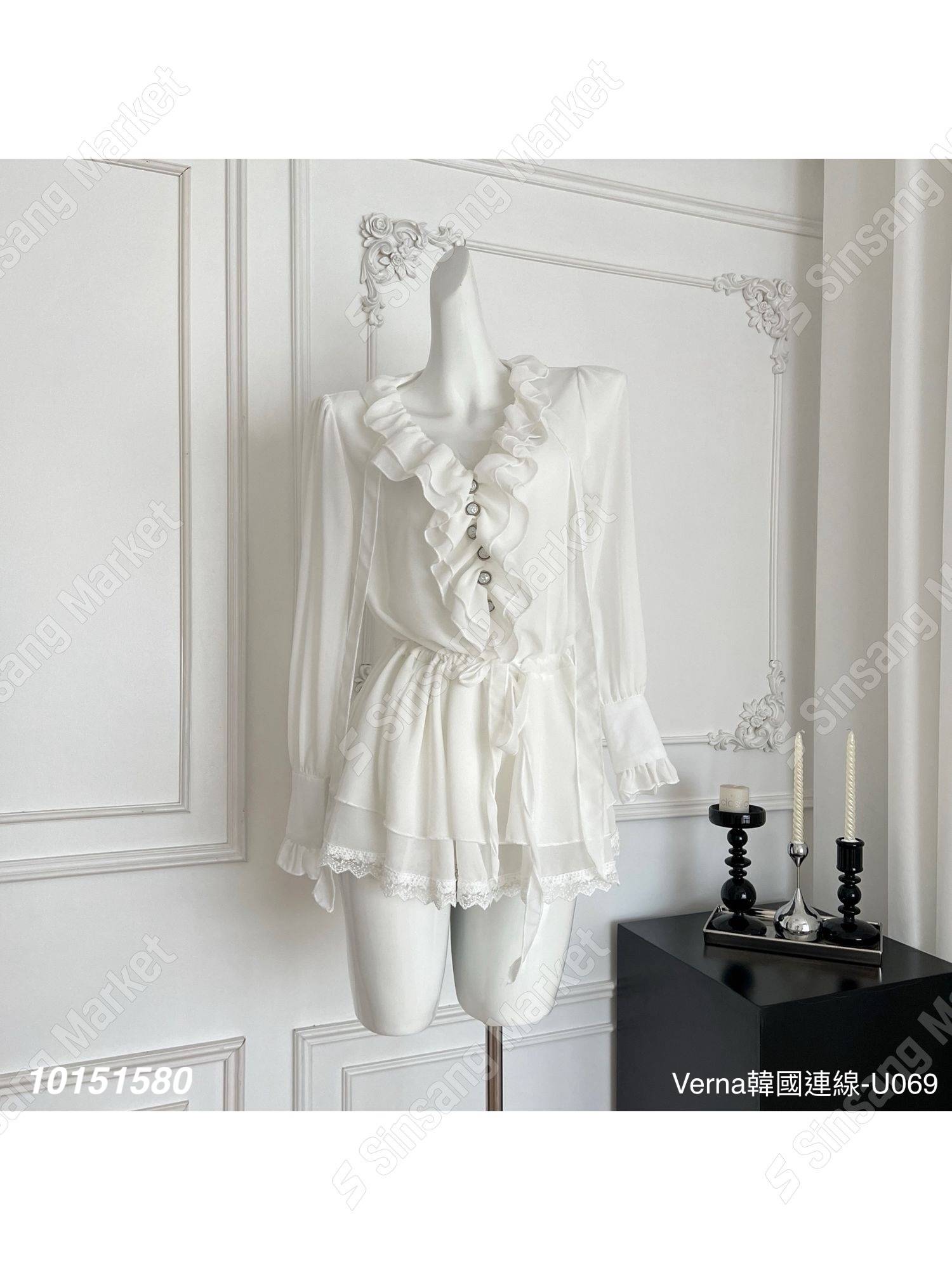 極簡純白雪紡上衣