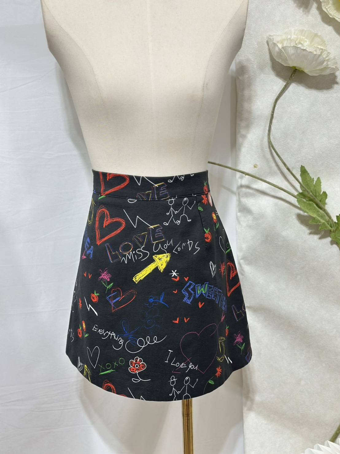 美式塗鴉款包臀短裙