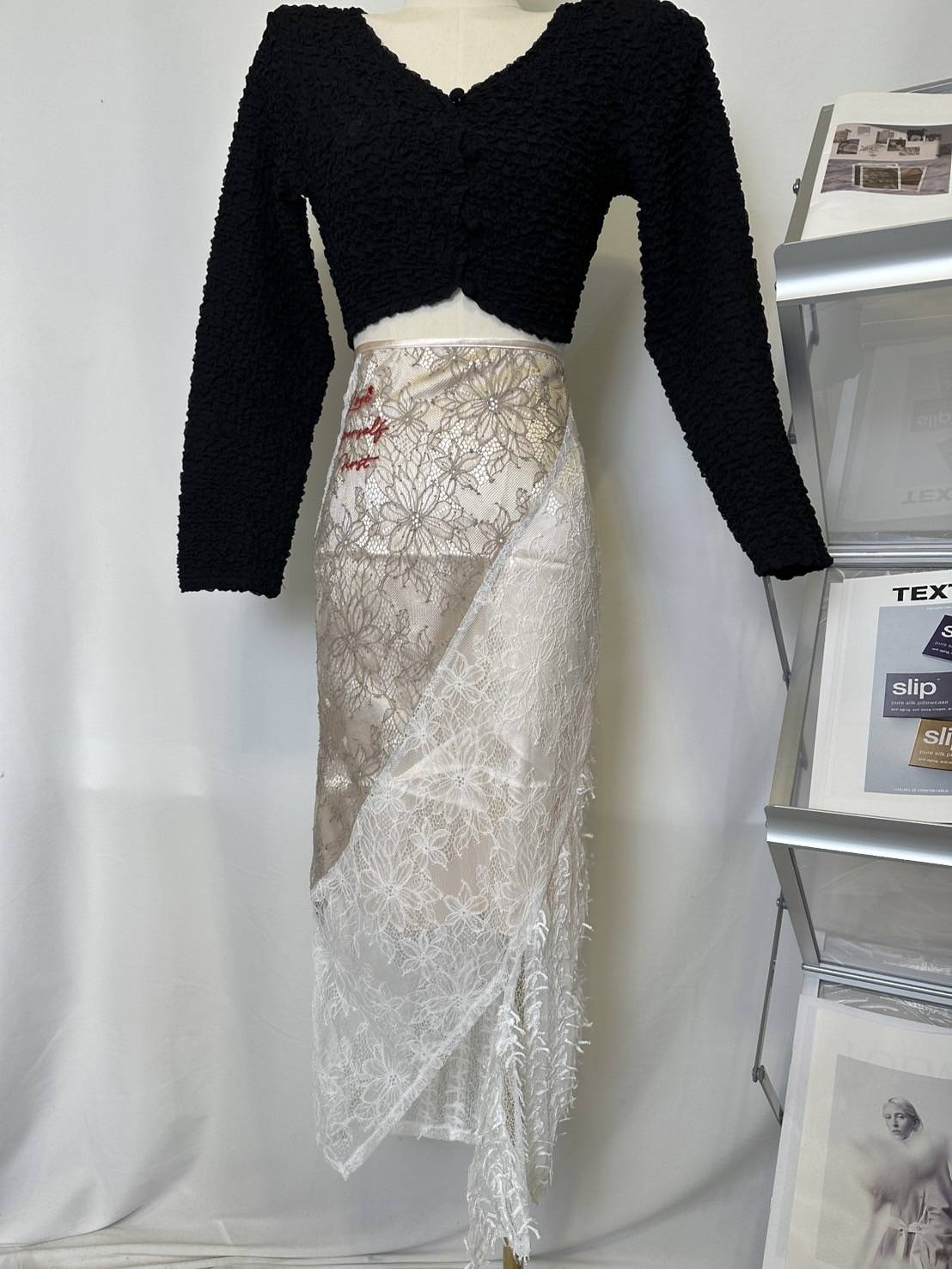 法式蕾絲刺繡半身裙