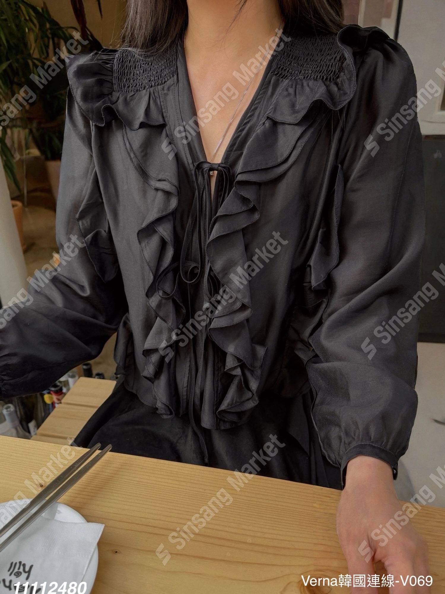高雅緞面荷葉Ｖ領上衣