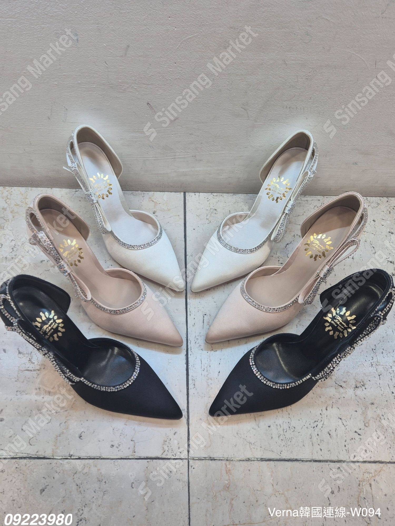 絲滑緞面尖頭水鑽跟鞋