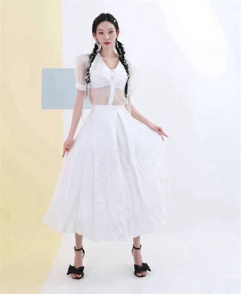 波點蕾絲娃娃領透膚上衣