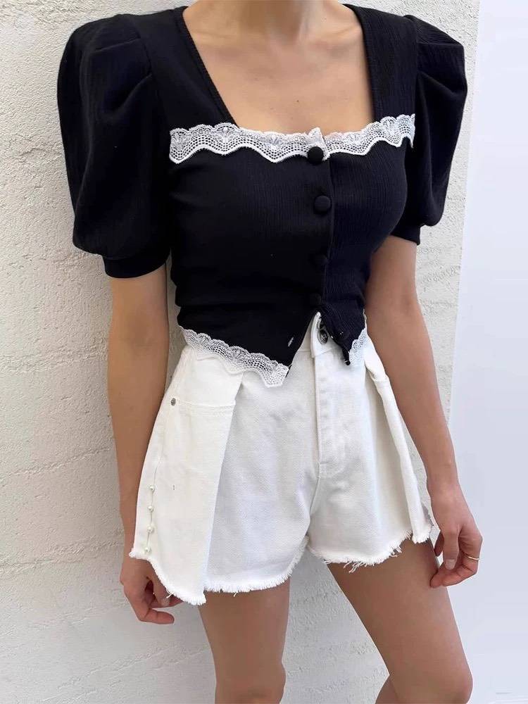 小香風蕾絲接拼方領泡泡袖上衣
