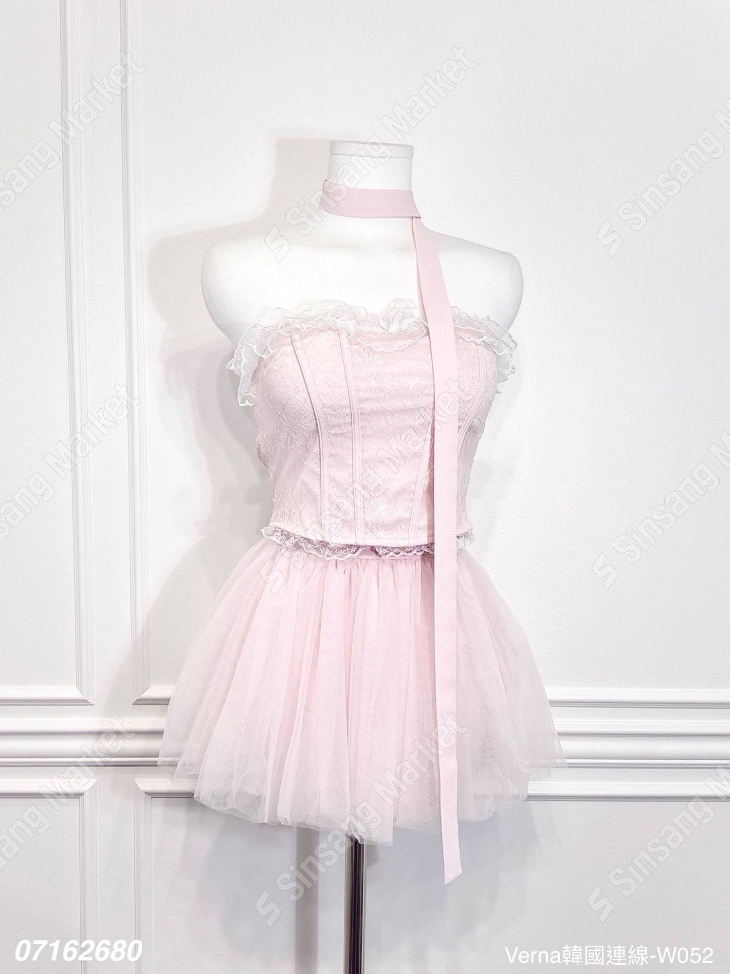 俏麗千金網紗平口短裙套裝