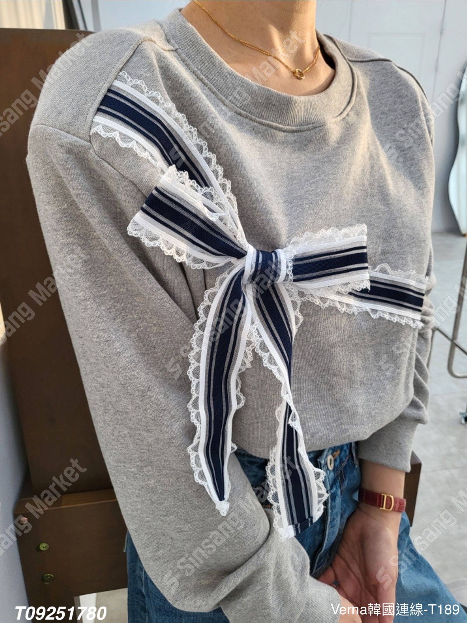 俏麗蝴蝶蕾絲上衣