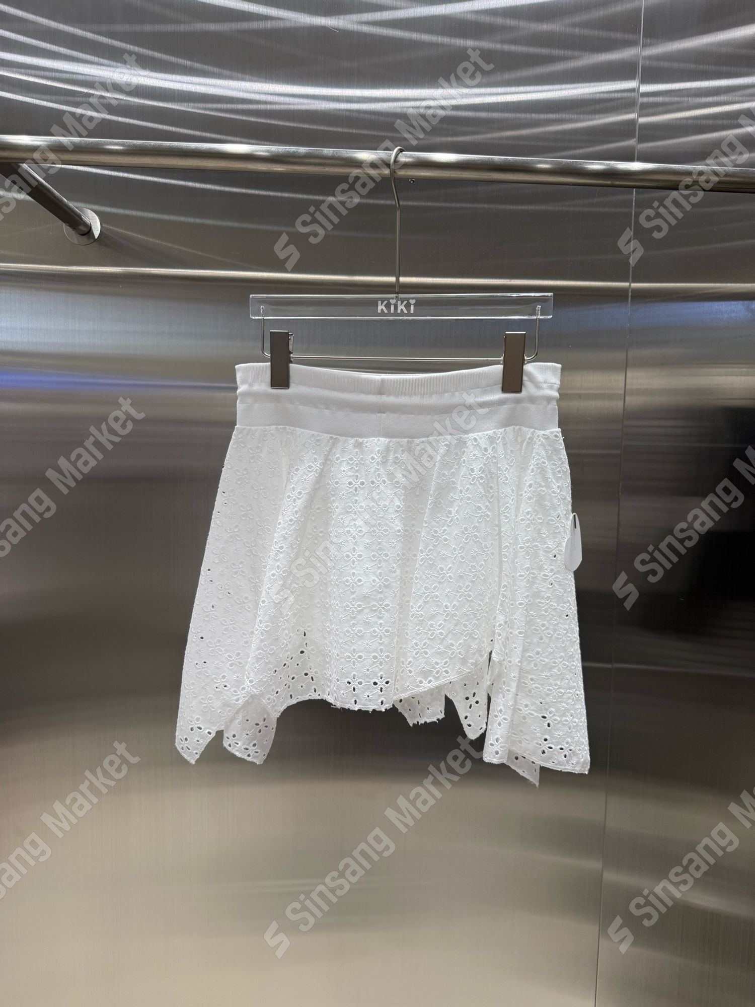 不規則雕花短裙