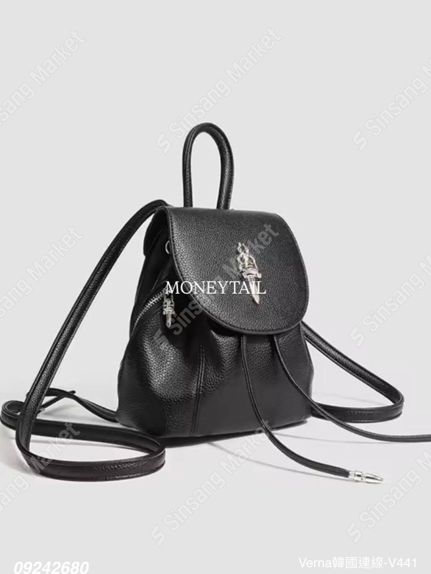 中性俐落皮革後背包