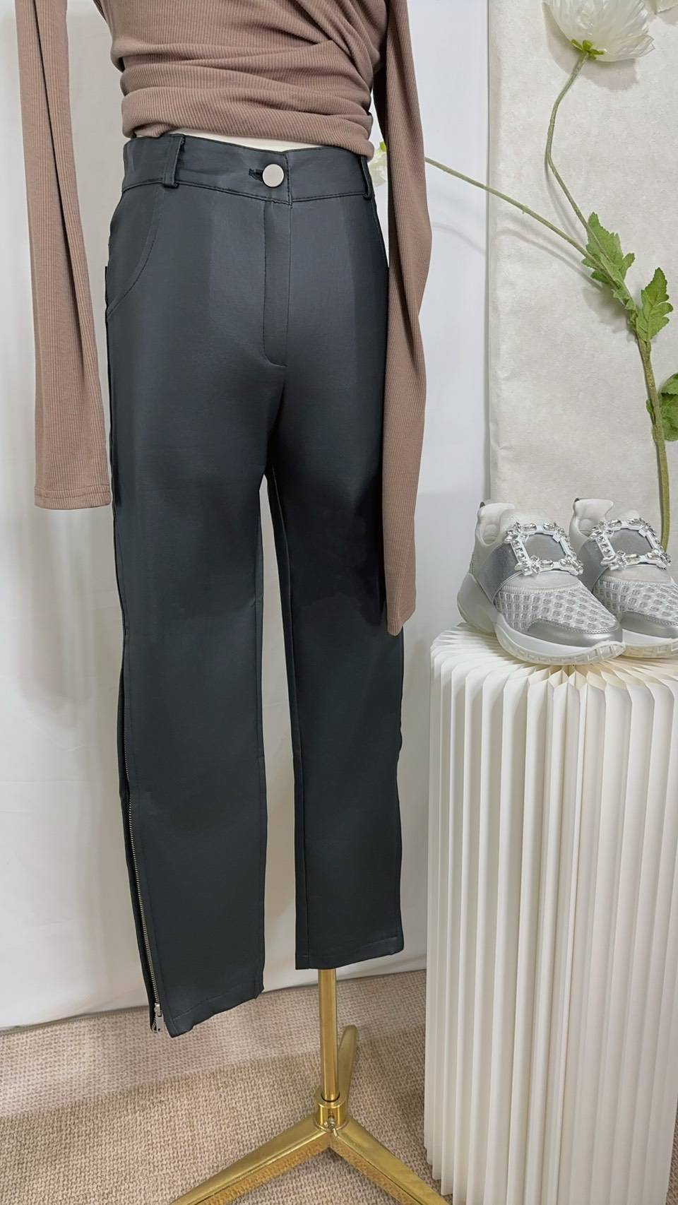 高腰直筒ＰＵ皮革休閒直筒褲S碼