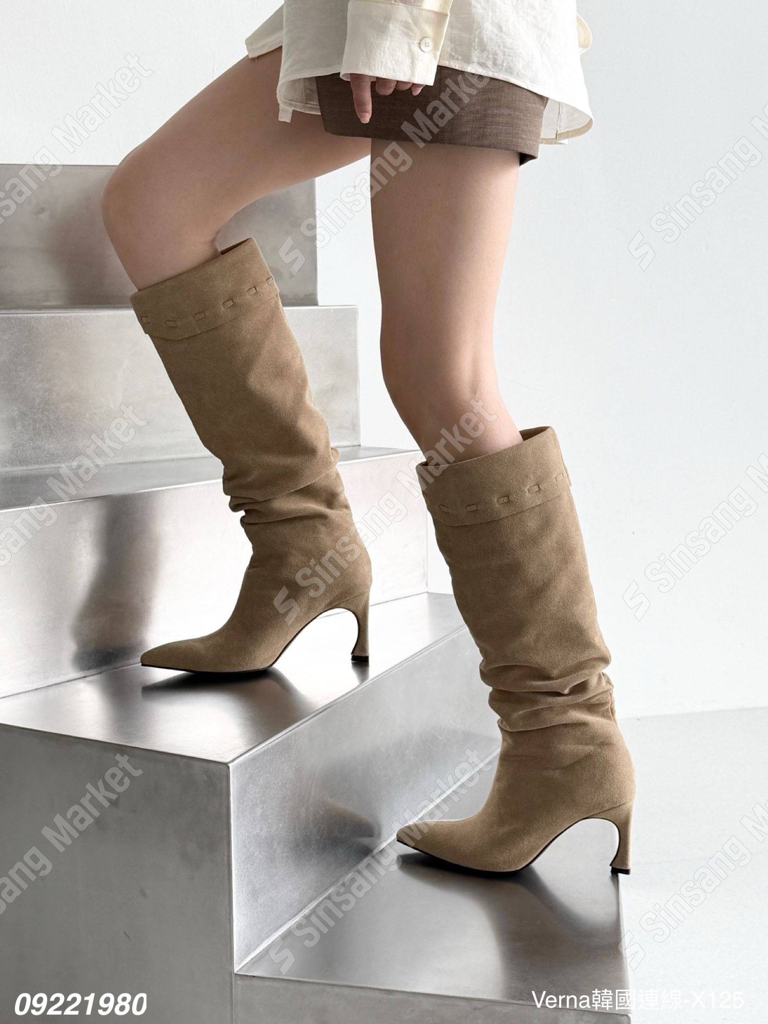 素雅百搭麂皮尖頭長靴