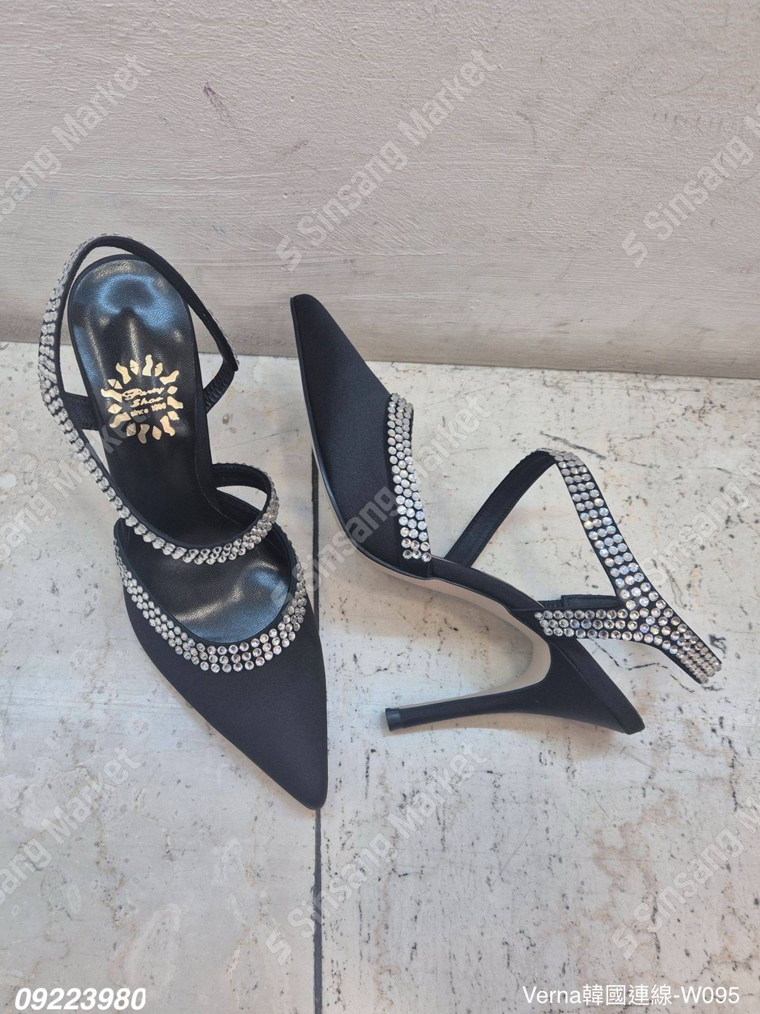 水鑽鑲邊尖頭高跟鞋